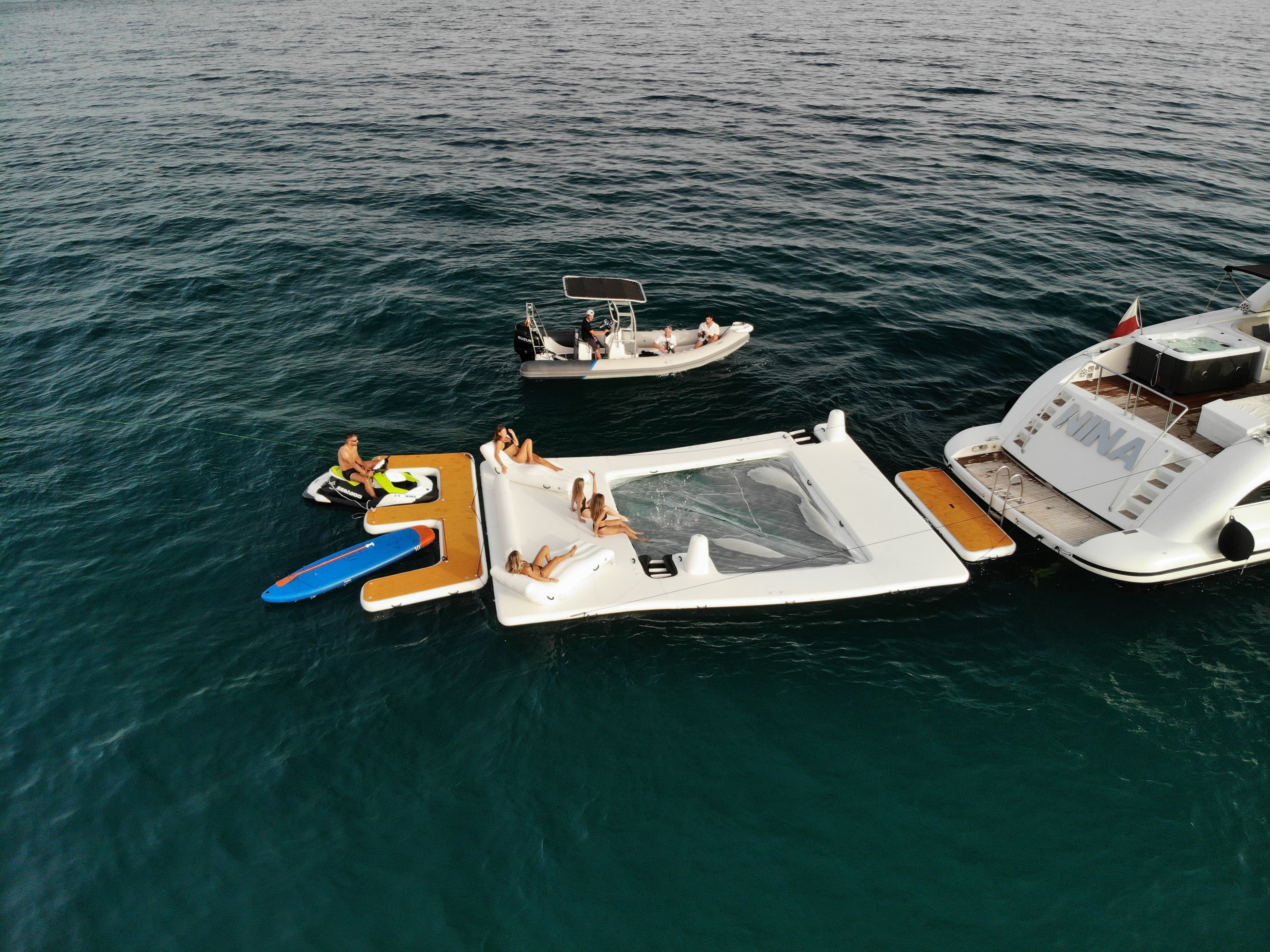 Mangusta 80 "Nina" exterior 11