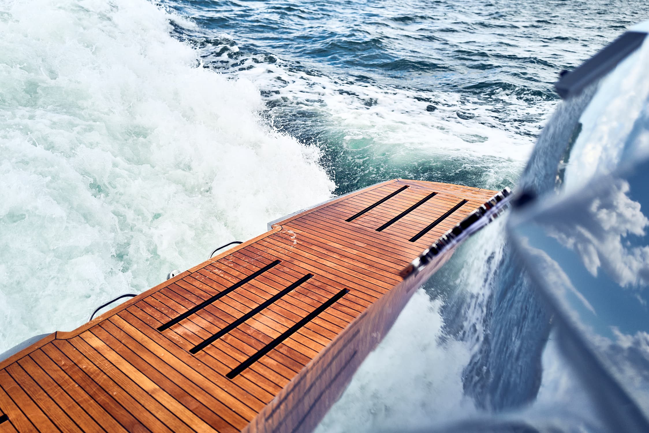 Cobrey 50 Fly "Swederm" exterior — yacht charter Marbella 5