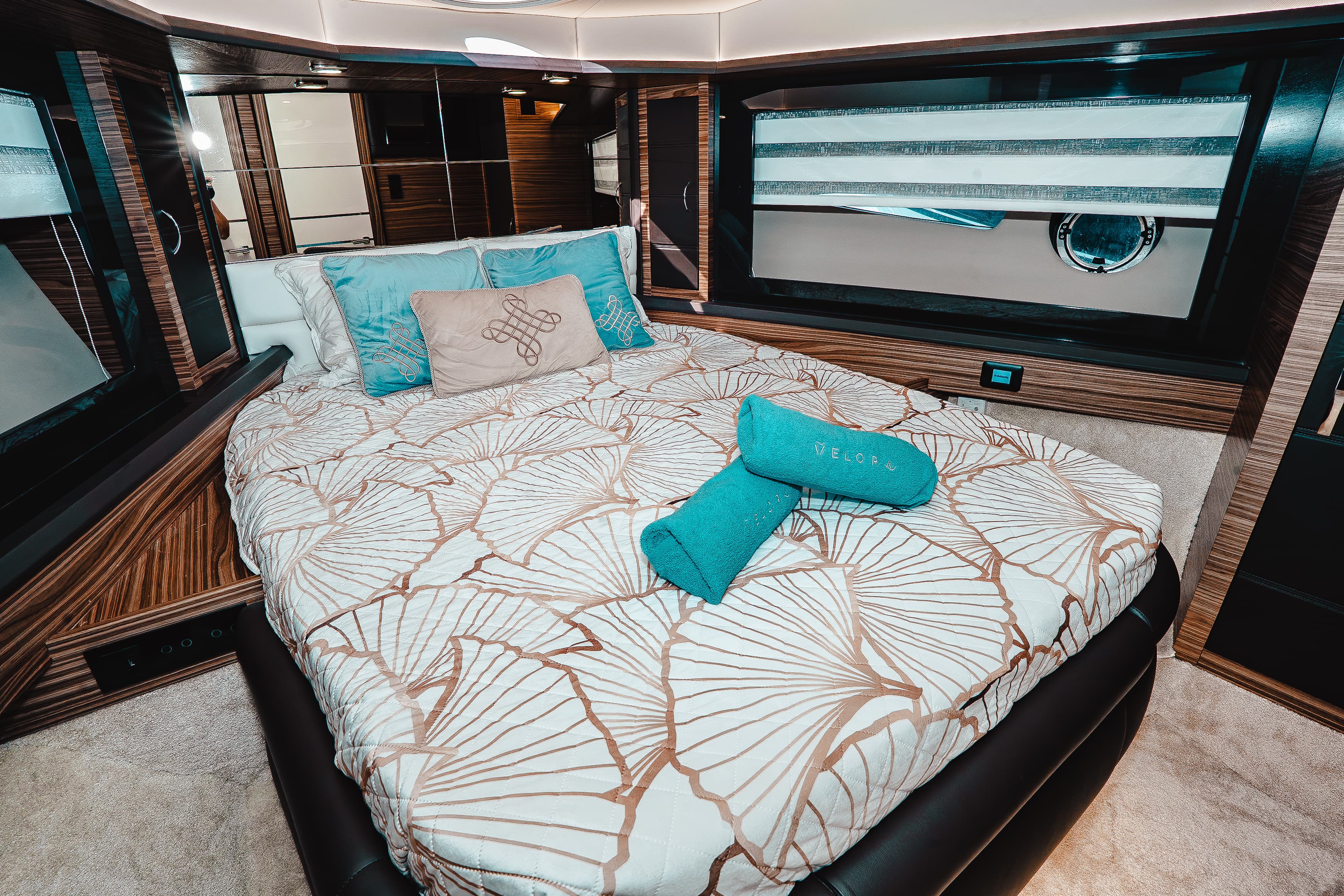 Cobrey 50 Fly "Swederm" interior — luxury yacht Marbella 3