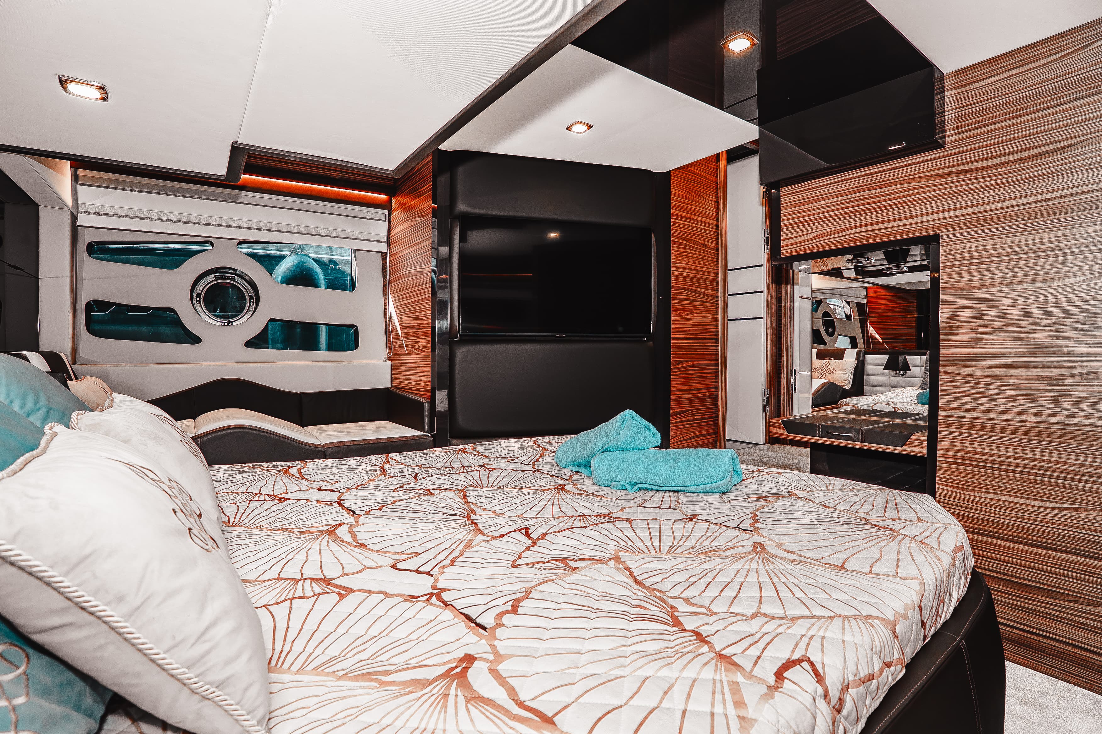 Cobrey 50 Fly "Swederm" interior — luxury yacht Marbella 4