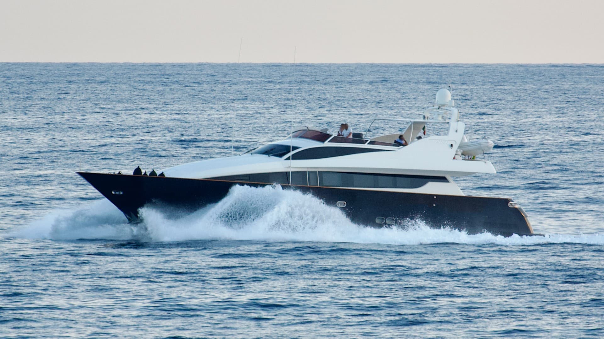 Antago 90 "Venus" exterior 2