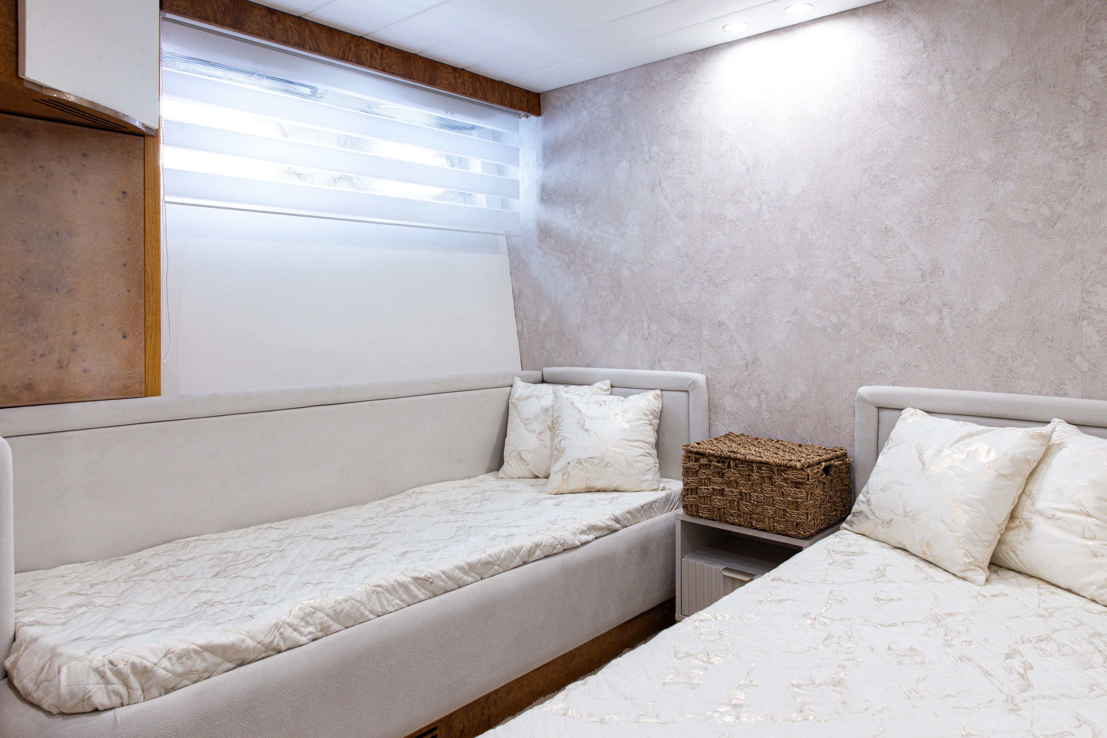 Antago 90 "Venus" interior 10