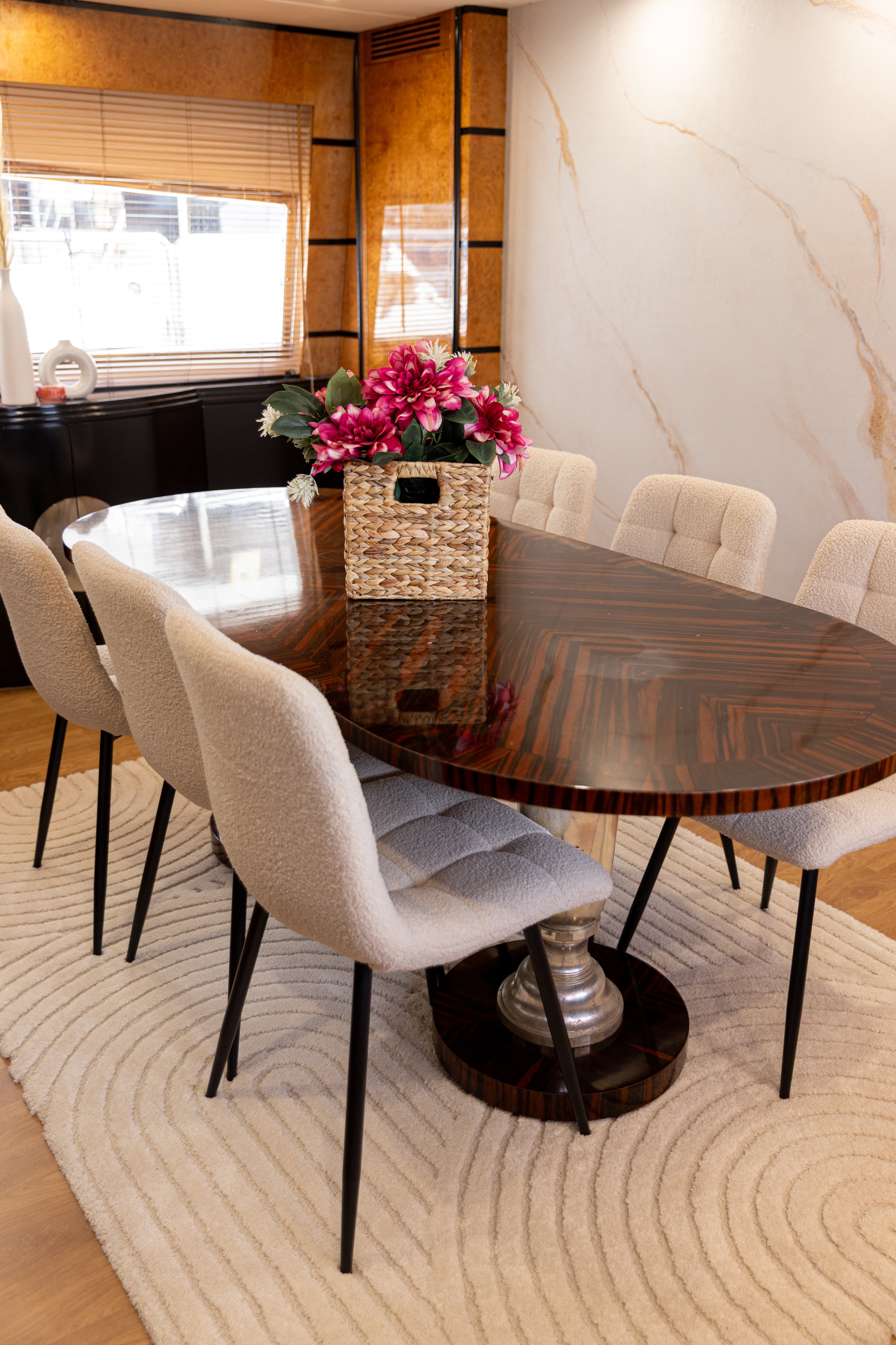 Antago 90 "Venus" interior 30