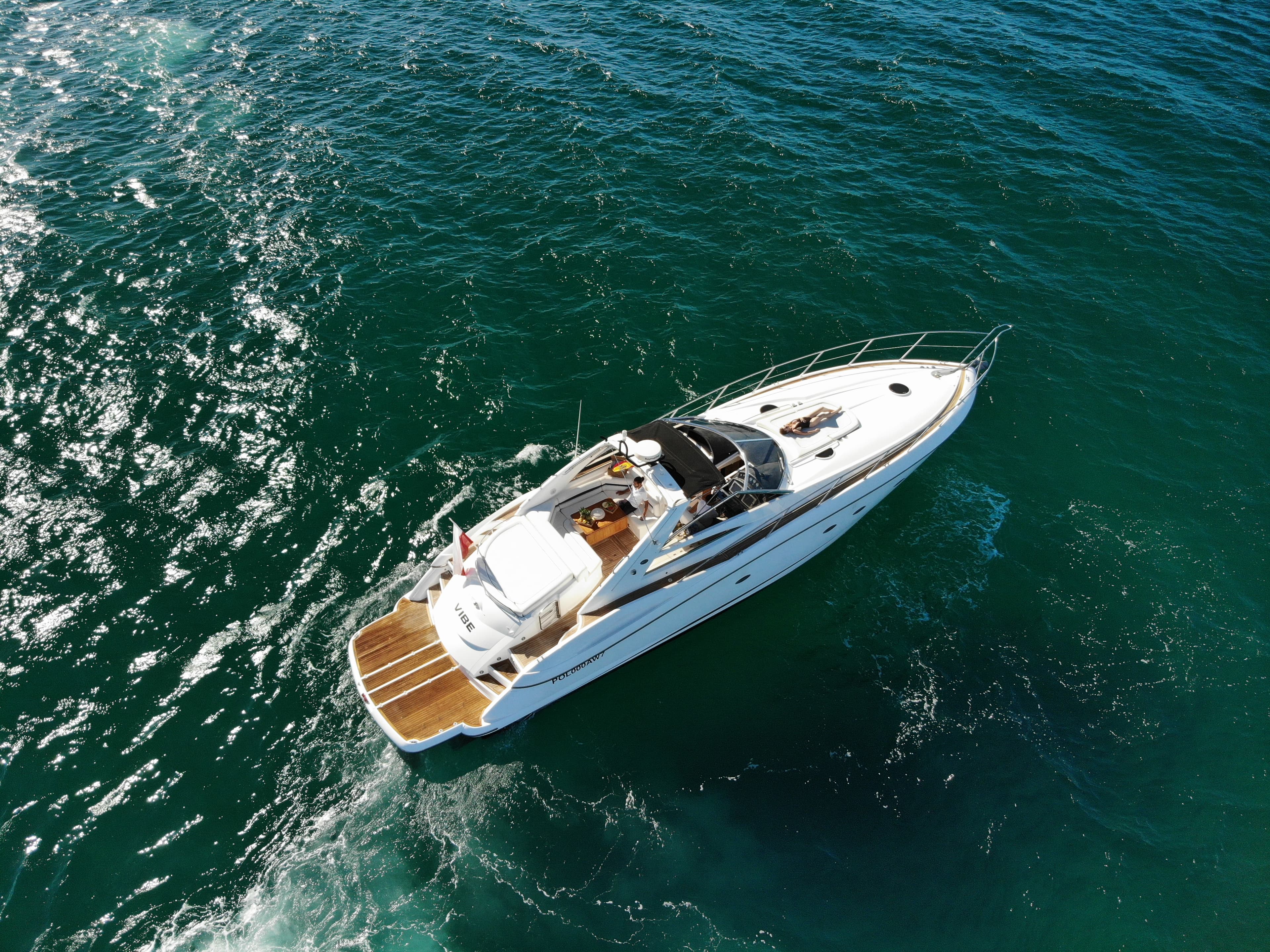 Sunseeker Predator 55 "Vibe" exterior 3