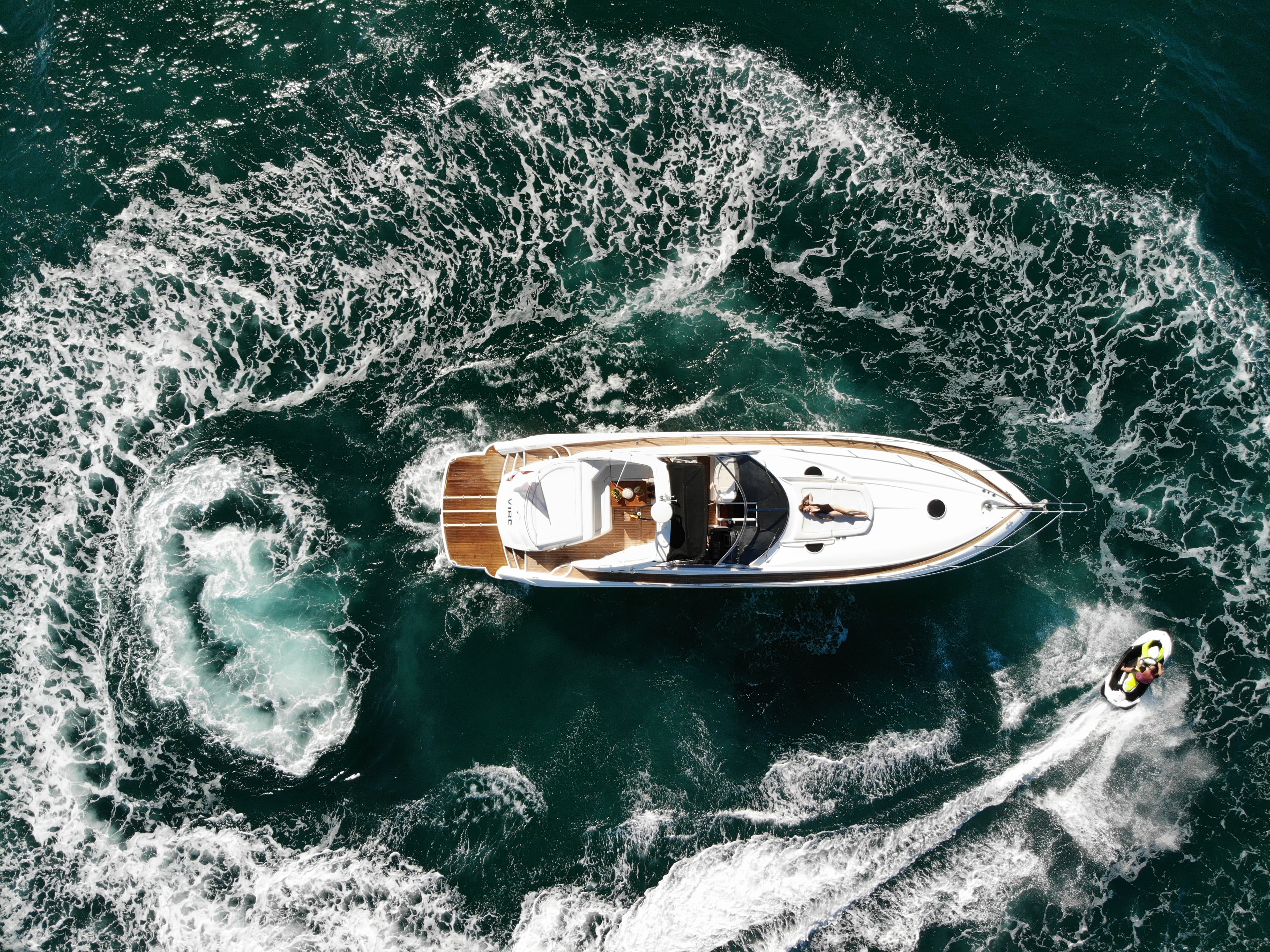 Sunseeker Predator 55 "Vibe" exterior 10