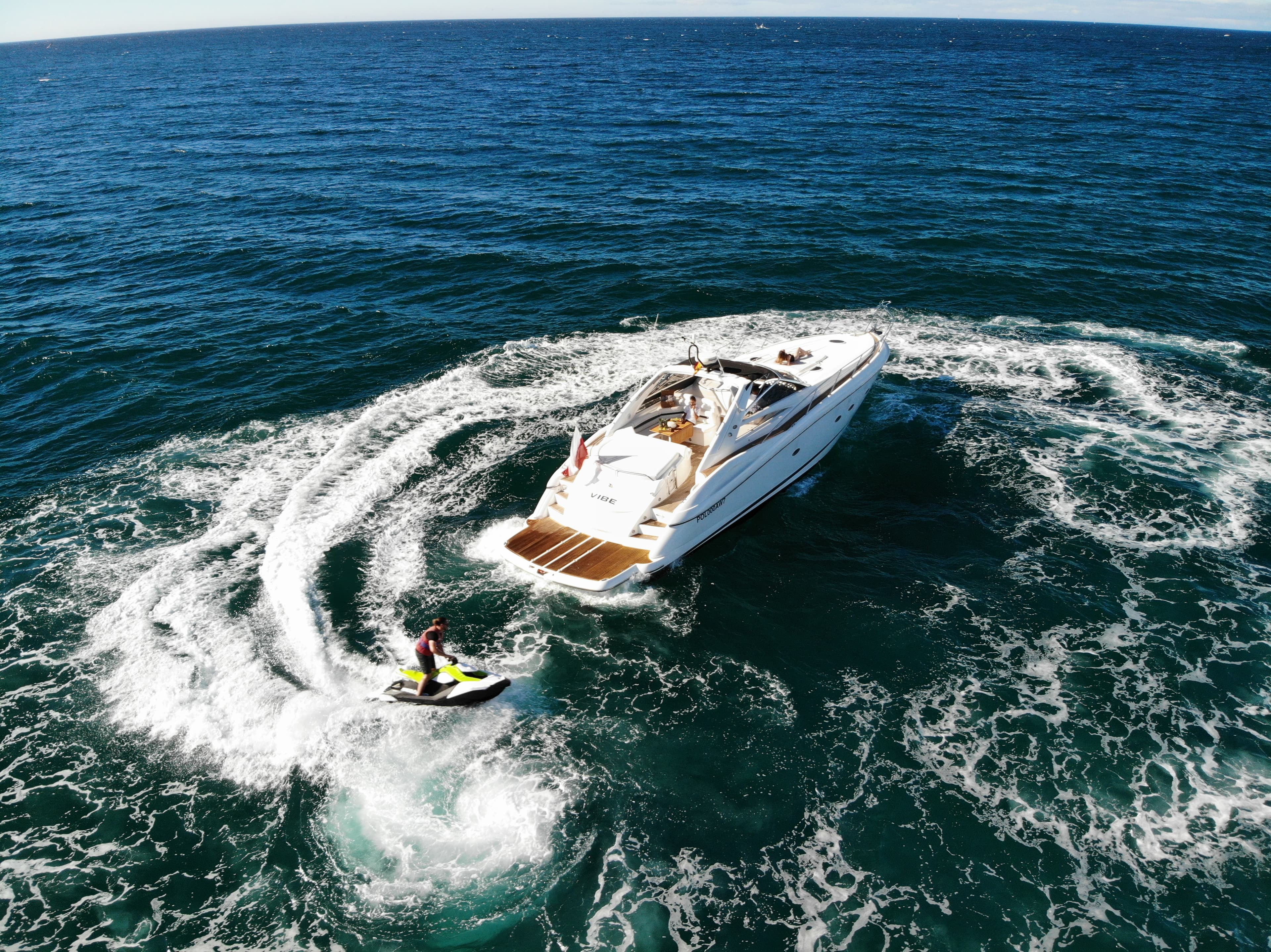Sunseeker Predator 55 "Vibe" exterior 12