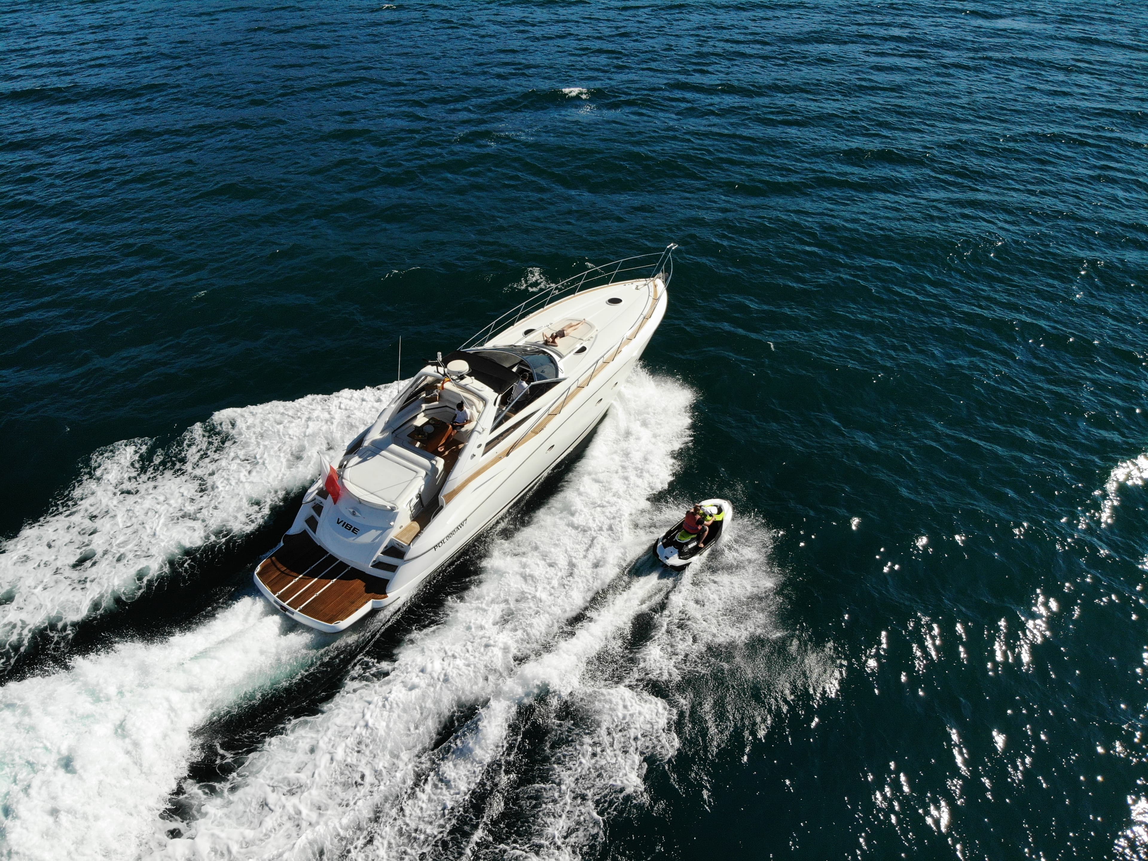 Sunseeker Predator 55 "Vibe" exterior 16