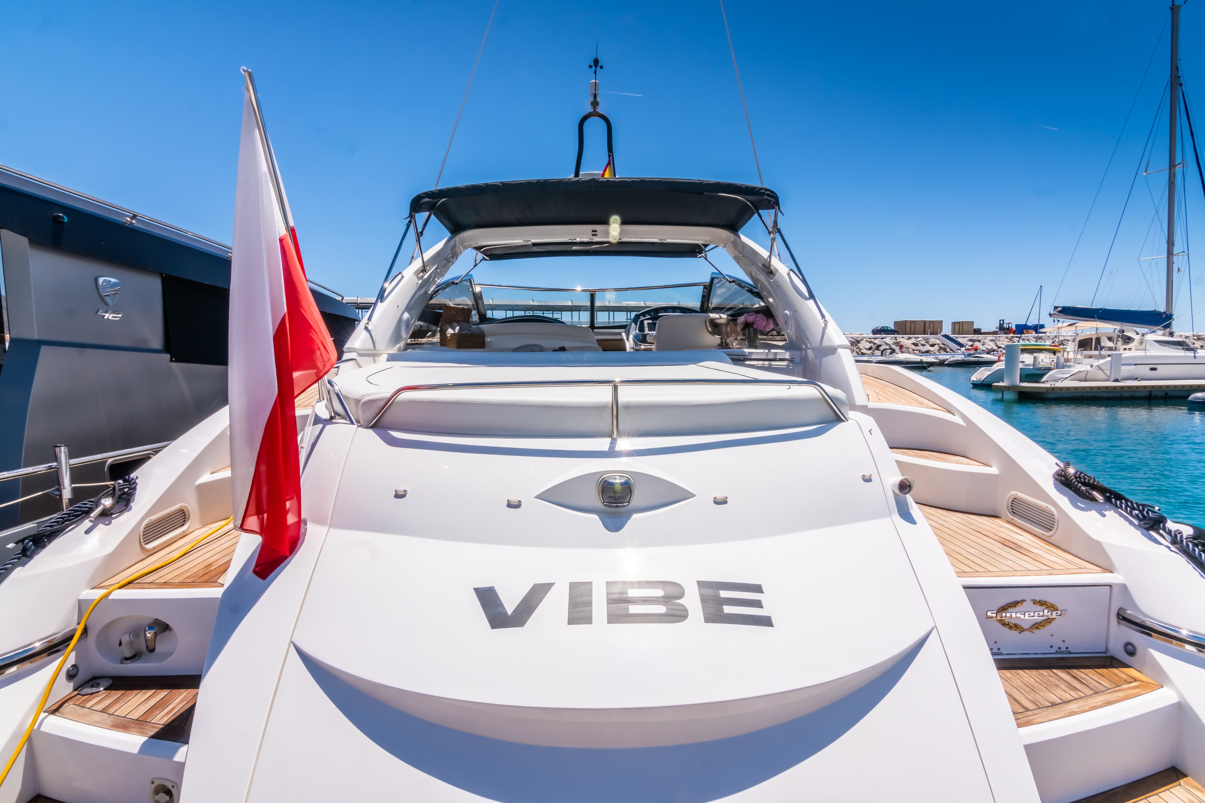 Sunseeker Predator 55 "Vibe" interior 9